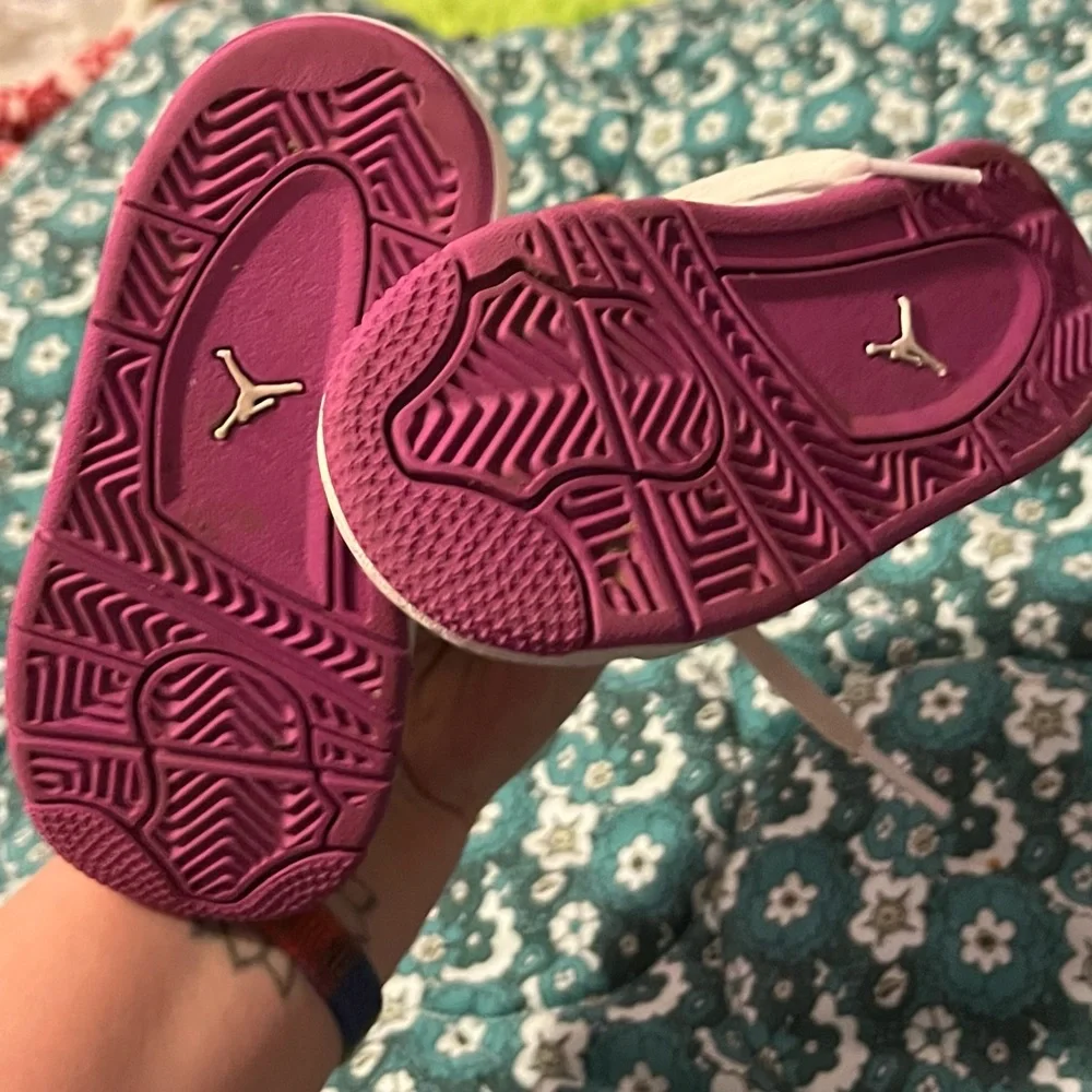 Nike Jordans Toddler 8c AJ 4 Retro Hyper Violet Shoes - Picture 4 of 4